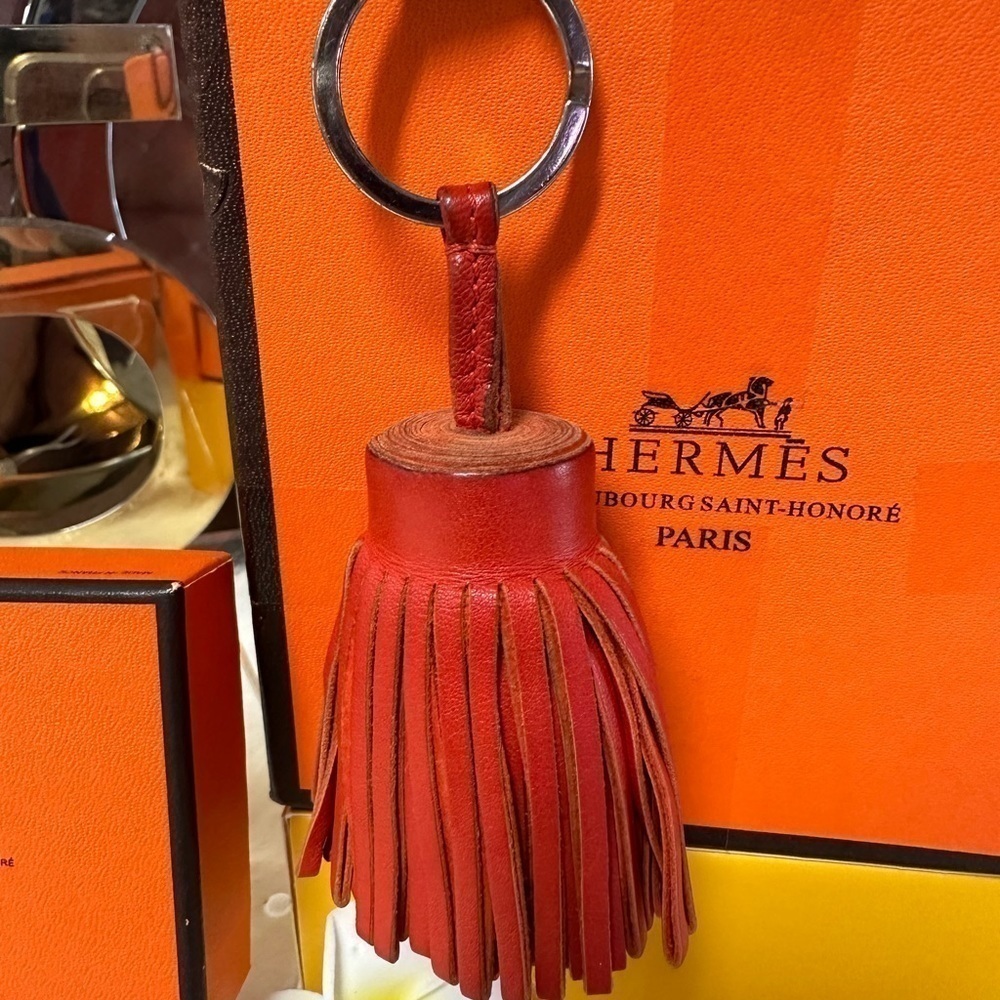 AUTHENTIC HERMES CARMEN PORTE CLES RED LEATHER TASSEL KEYCHAIN BAG CHARM - Picture 4 of 7